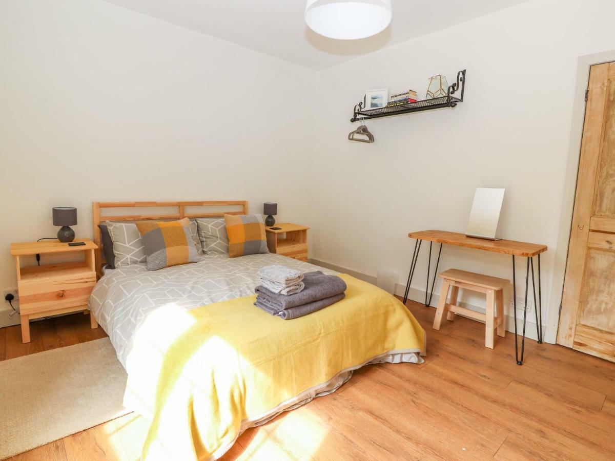 Well House Farm Flat 1 *